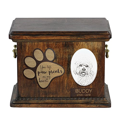 Art-Dog Custom Dog Memorial Urne - Handgefertigtes Bronzeportrait auf Birkensockel mit personalisiertem Keramikteller - Elegante Hundeeinäscherungsbox - 8,3x11,4x8,7" - Dandie Dinmont Terrier von Art-Dog