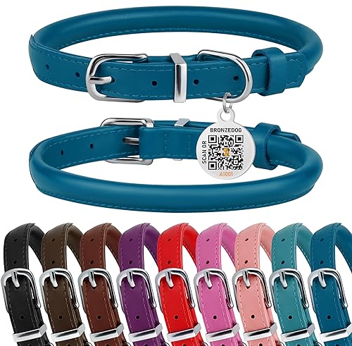 BRONZEDOG Gerolltes Leder-Hundehalsband mit QR-ID Erkennungsmarke, verstellbare, runde Haustierhalsbänder, langlebige Metallschnalle für kleine, mittelgroße und große Hunde, Welpen, Katzen, blau, rot, rosa, blaugrün, Puder (43,2 - 48,2 cm, Ozeanblau) von BRONZEDOG