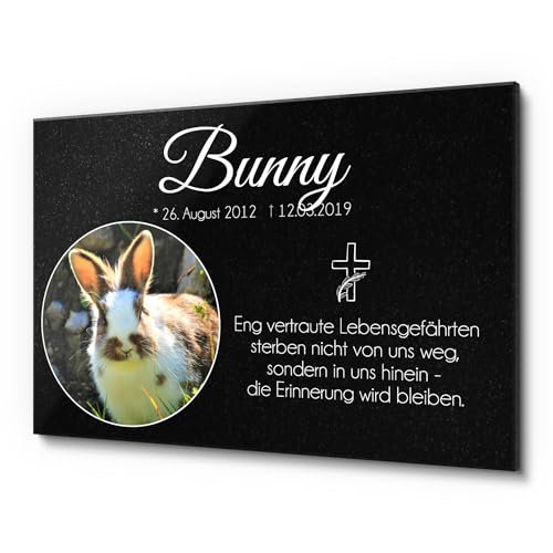 CHRISCK design Grabstein Hase aus Granit - frei gestaltbar mit Foto, Motiven & Texten | Tier Gedenkstein aus Granit für Hasen - 30x20 cm | Schönes Andenken Erinnerung an geliebtes Kaninchen von CHRISCK design