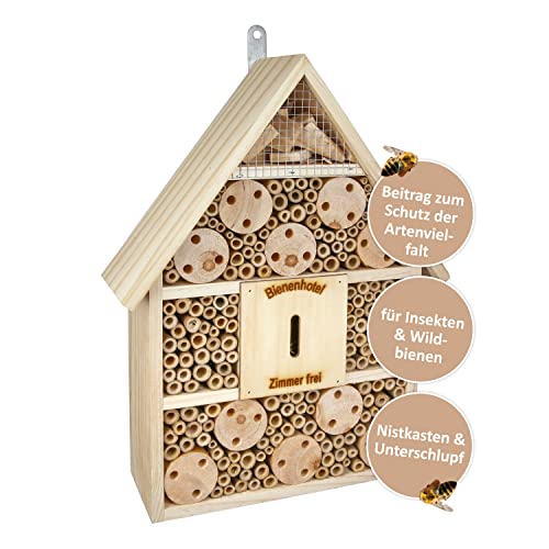 CULT at home Insektenhotel und Nistkasten Höhe 38 cm - Schmetterlingshaus Marienkäferhotel Bienenhotel aus Holz von CULT at home