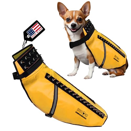 CoyoteVest Hundegeschirr Schutzweste, reflektierendes Hundezubehör mit Spikes, Schnappschnallen für schnelles Tragen und Entfernen (groß, gelb) von CoyoteVest