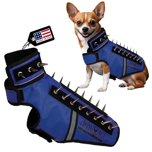 CoyoteVest SpikeVest Hundegeschirr, Weste für kleine Hunde, reflektierende Hundeweste mit Spikes, um Ihr Haustier vor Kojoten, Raptor- und Tierangriffen zu schützen, Anti-Hawk-Weste, hergestellt in von CoyoteVest