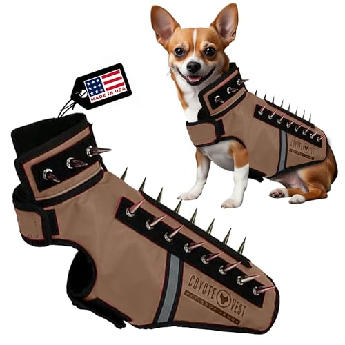 CoyoteVest SpikeVest Hundegeschirr Weste reflektierendes Hundezubehör mit Spikes zum Schutz Ihres Haustieres vor Raptor und Tierangriffen Klettlaschen für schnelles Tragen und Entfernen (XS Texas Tan) von CoyoteVest