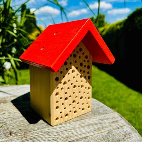 DARLUX Garten Wildbienen- Insektenhotel Nisthilfe Holzstamm Natur/Dach Rot zum Hängen o. Stellen 180 mm Wetterfest Artgerecht nach NABU von DARLUX