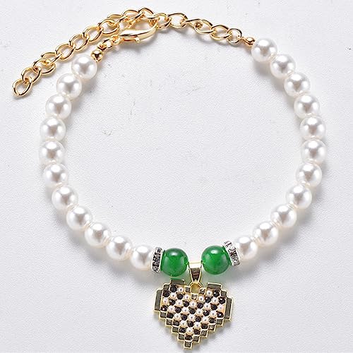 Dogs Kingdom Perlenkette für Hunde und Katzen, niedlicher Herzanhänger, Grün, Größe M: 25,4–35,6 cm Halsumfang von Dogs Kingdom