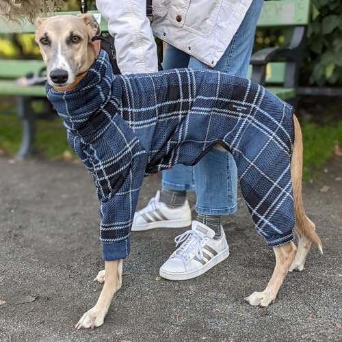 EDEL&SCHNELL Hundepullover warm, Hundemantel aus gefüttertem Fleece, Overall für Hunde Größe 45-50, Dunkelblaues Schottenkaro mit langem Kragen und Beinen von EDEL&SCHNELL