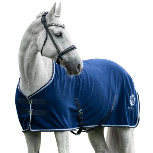 EQUILYX® Abschwitzdecke Pferd mit Kreuzgurten [perfekte Passform] Fleecedecke Stalldecke Transportdecke wärmend feuchtigkeitsabsorbierend atmungsaktiv (Royalblau, 125cm) von EQUILYX