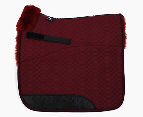 Engel Reitsport | SCHABRA1-D-BOR-BOR | Schabracke | Steppstoff | Lammfell im Sattelbereich | Half Lined | Fellkranz vorne | Dressur | Stoff Bordeaux Fell Bordeaux von Engel Reitsport