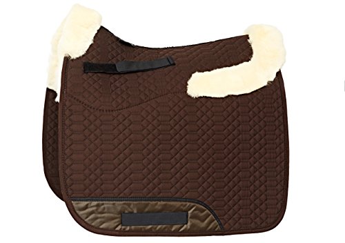 Engel Reitsport | SCHABRA4-D-MOC-MED | Schabracke | Lammfell im Sattelbereich - Half Lined | Steppstoff | Fellkranz vorne & hinten | Dressur | Stoff Mocca braun Fell med. von Engel Reitsport