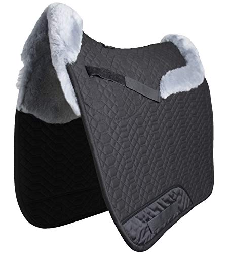 Engel Reitsport | SCHABRA4-D-SCH-SIL | Schabracke | Lammfell im Sattelbereich - Half Lined | Steppstoff | Fellkranz vorne & hinten | Dressur | Stoff schwarz Fell Silber von Engel Reitsport