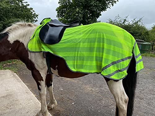 Equipride Reflex Hin- und Hin-Trainingsdecke, hochsichtbar, Vierteldecke, Sattelspalt, Voll/Cob/Pony, Neongrün (Cob) von Equipride