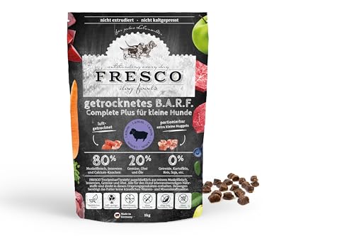 Fresco Trockenbarf Complete Plus Lamm | 1 kg | Trockenbarf für Kleine Hunde | Bestehend aus reinem Muskelfleisch, Innereien und Calcium-Knochen vom Lamm sowie Obst, Gemüse und Öl von Fresco