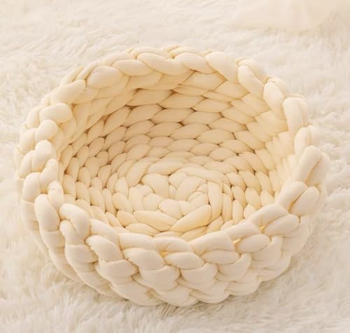 FurBoom Handgestricktes rundes Katzenbett für kleine Hunde und Katzen, 40 cm Durchmesser (Beige) von FurBoom