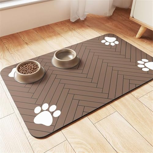 GIBZ Futtermatte für Hunde mit Pfotenmuster für Spender, rutschfeste Napfunterlage, Schnelltrocknendes Saugfähiges Hund Matte, Braun, 40x50cm von GIBZ