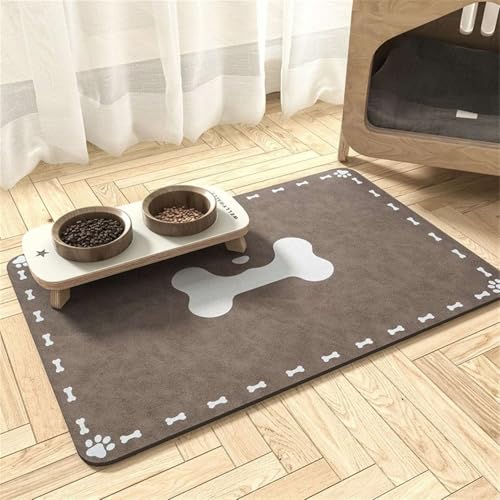 GIBZ Saugfähige Futtermatte für Hunde, rutschfeste und Weiche Hund Matte, Schnell Trocknendes Napfunterlage für Wasserspender, Braun, 30x50cm von GIBZ