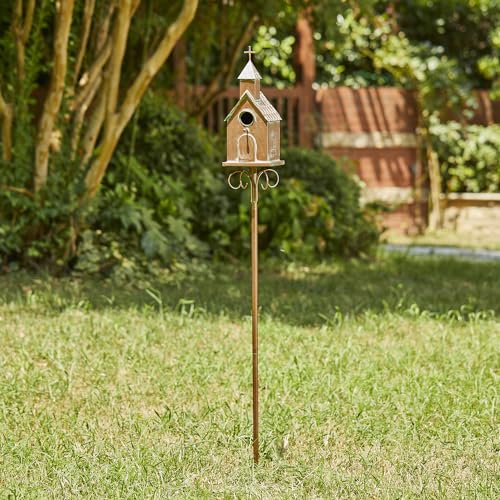 Glitzhome 134,6 cm H Bauernhaus Faux Kupfer Distressed Vogelhaus Metall Kirche Outdoor Dekoratives Garten Vogelhaus mit Pfahl für den Außenbereich von Glitzhome