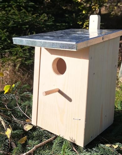 Nistkasten Nisthöhle für Vögel Vogelhaus Nistkasten zum Aufhängen Bruthöhle mit Blechdach mit Einflugloch 45mm Natur (N1) von Holzdeko-Ma