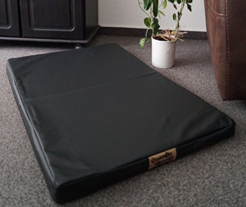 Hundebettenmanufaktur Hundematratze Hundebett beidseitig Kunstleder Schaumstoff 5 cm Verschiedene Größen und Farben wählbar (105 cm X 65 cm, schwarz) von Hundebettenmanufaktur