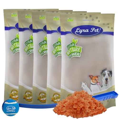 Lyra Pet® 5 kg Hühnerbrustwürfel Kausnack Hundefutter fettarm schonend getrocknet Hund Kauartikel Kauspaß + Ballschleuder von Lyra Pet
