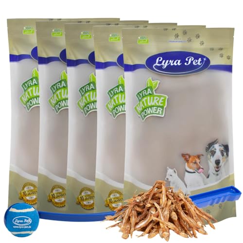 Lyra Pet® 5 kg Kleine Fische getrocknet Trockenfisch Hundefutter Snack fettarm schonend getrocknet Trockenfisch Leckerli Kausnack Kauartikel für Hunde Kauspaß + Ballschleuder von Lyra Pet