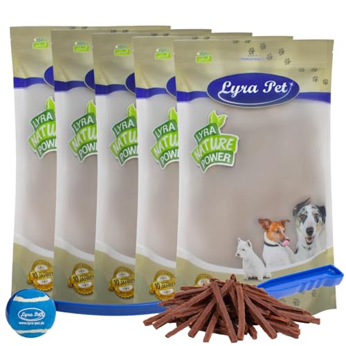 Lyra Pet® 5 kg Rinderdörrfleisch Sticks Hundefutter Snack fettarm schonend getrocknet getrocknet Leckerli Kausnack Kauartikel für Hunde Kauspaß + Ballschleuder von Lyra Pet