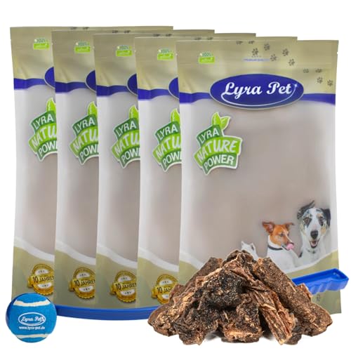 Lyra Pet® 5 kg Rindereuter getrocknet Rind Kaustreifen Leckerli + Ballschleuder von Lyra Pet