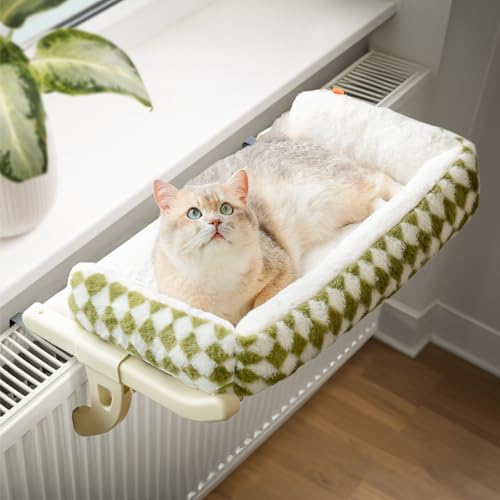 MEWOOFUN Katzen Hängematte Fenster Katzenbett Fensterbank für Katzen - 50x36cm Katzenbett für Heizung Katzen Hängematte mit mit weichem Bett Abnehmbarem Saugnapffrei hält 18kg (Gree L- with mat) von MEWOOFUN