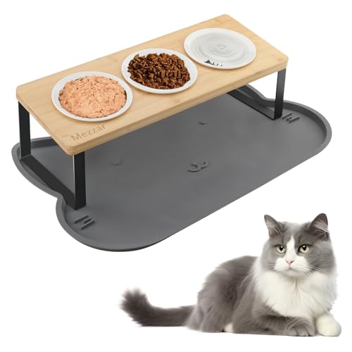 Katzennapf Erhöht, Mezzar 15° Gekippte Ergonomischer Set Futternäpfe Katze aus Keramik, 3er Futterstation Katze mit Fressnapf Napfunterlage Silikon Fressnapf Holz Keramik und Wassernapf für Katzen von Mezzar