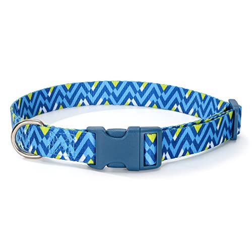 Mile High Life | Geometrisches Ozean-Wellenmuster | Weiches Poly-Baumwollgewebe | Schwarzes Schnallen-Hundehalsband mit D-Ring (M, Hellblau + Heißblau) von Mile High Life