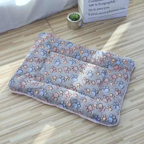 NIQIU Atmungsaktives Katzenbett Quadratische Haustiermatte Korallenfleece Bett für Katzen Hunde Flanell Pfote Fußabdruck Waschbar Haustiernest Zwinger Katzenzubehör-Braune Fußabdrücke-8,48x34cm,China von NIQIU