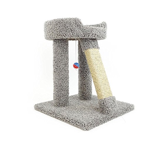 New Cat Condos Erhöhtes Katzenbett mit Spielzeug und Kratzbaum von New Cat Condos