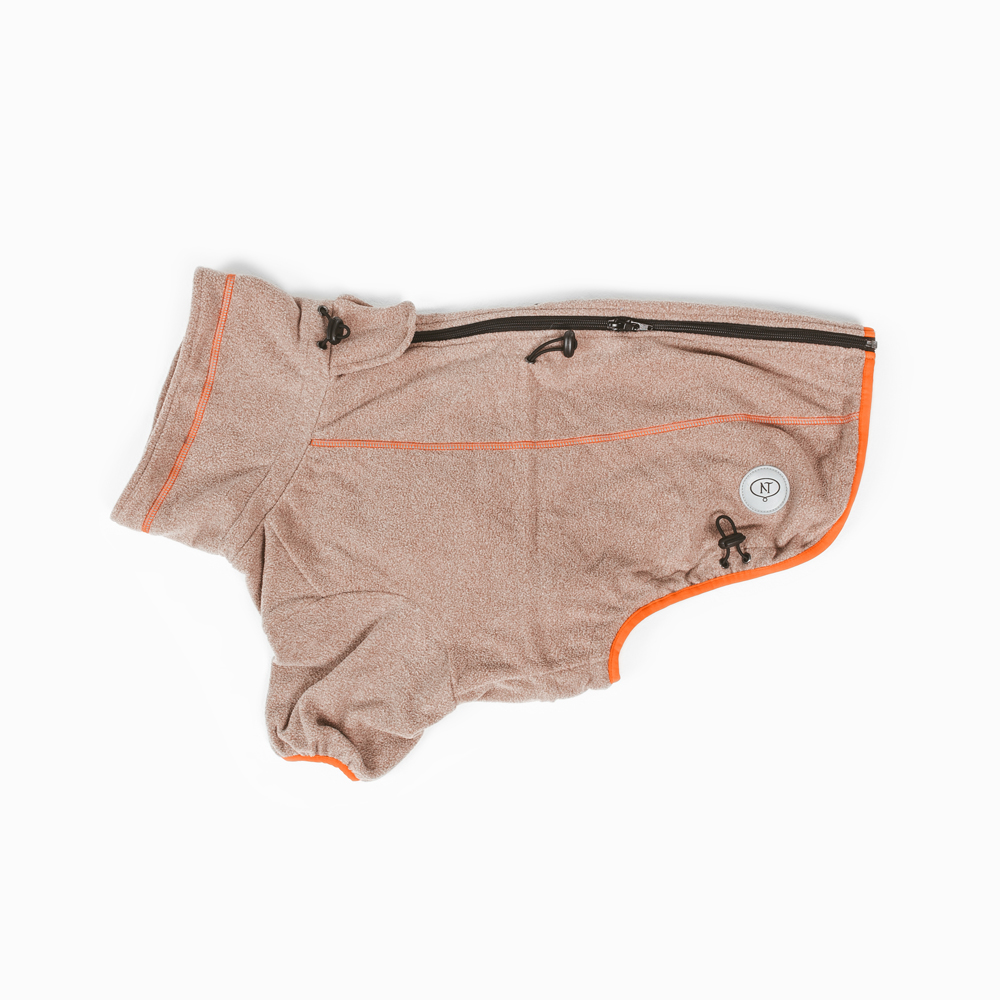 Nomad Tales Blush Hundemantel Fleece Toffee - ca. 40 cm Rückenlänge Nomad Tales Blush Hundemantel Fleece Toffee - ca. 40 cm Rückenlänge von Nomad Tales
