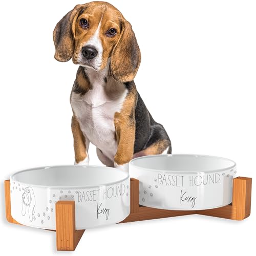 OWLBOOK® Futternapf Hund mit Wunschtext Fressnapf Hund Hundenapf Keramik mit Bambus Gestell Futterstation Keramik Futternapf Napf Wassernapf für Hunde | Basset Hound | Keramik, Bambus 300 ml von OWLBOOK