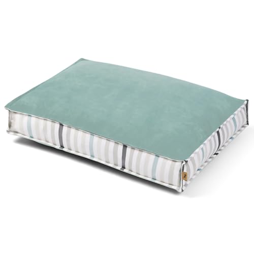 P.L.A.Y. Boxy Bed Seaside – Meeresglas, groß, Luxus-Haustierbett, Samt-Hundematte, abnehmbarer, wendbarer Bezug, maschinenwaschbar, umweltfreundlich, 106,7 x 78,7 x 12,7 cm von P.L.A.Y. – Pet Lifestyle & You