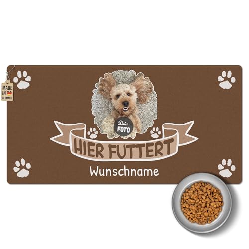 PR Print Royal Napfunterlage mit Foto & Name selbst gestalten - Hier futtert - Futtermatte für Hunde & Katzen - Personalisierte Geschenkidee, Waschbar | 80 x 40 cm, rutschfest von PR Print Royal