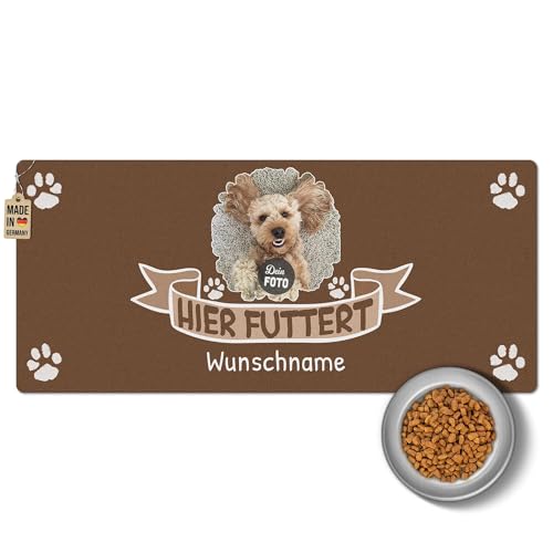 PR Print Royal Napfunterlage mit Foto & Name selbst gestalten - Hier futtert - Futtermatte für Hunde & Katzen - Personalisierte Geschenkidee, Waschbar | 90 x 40 cm, rutschfest von PR Print Royal