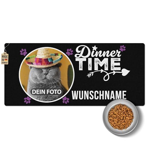 PR Print Royal Napfunterlage mit Name und Foto selbst gestalten - Dinner Time - Futtermatte für Hunde & Katzen - Personalisierte Geschenkidee, Waschbar | 90 x 40 cm, rutschfest von PR Print Royal