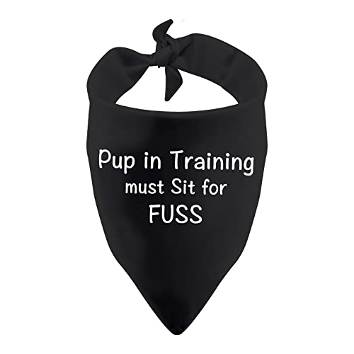 PWHAOO 1 Stück Welpe im Training Must Sit for Fuss Dog Bandana Special Needs Dog Bandana Training Dog Bandana (Pup in Training D) von PWHAOO