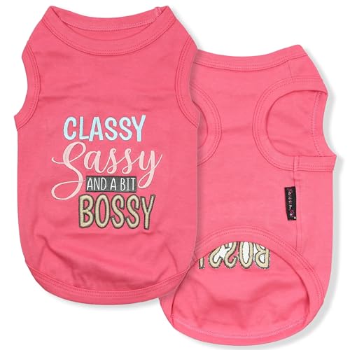 Parisian Pet Hunde-T-Shirt mit gesticktem Aufdruck "Classy, Sassy and Bit Bossy" – 100% Baumwolle, rosa Hundehemd – niedliche Haustierweste – maschinenwaschbar, Hundekleidung für mittelgroße Hunde von Parisian Pet