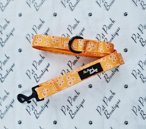 Hundeleine mit orangefarbenen Gänseblümchen, wendbar von Pet Pooch Boutique