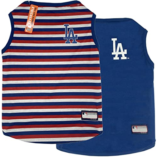 MLB Los Angeles Dodgers Wendbares T-Shirt X-Small für Hunde & Katzen Ein Haustier-Shirt mit dem Team-Logo, das mit 2 Motiven ausgestattet ist; gestreiftes T-Shirt auf der einen Seite; solides Design auf der anderen Seite! von Pets First