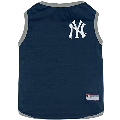 MLB New York Yankees Wendbares T-Shirt für Hunde und Katzen, Größe L, mit 2 Motiven, gestreiftes T-Shirt auf der einen Seite, solides Design auf der anderen Seite! von Pets First