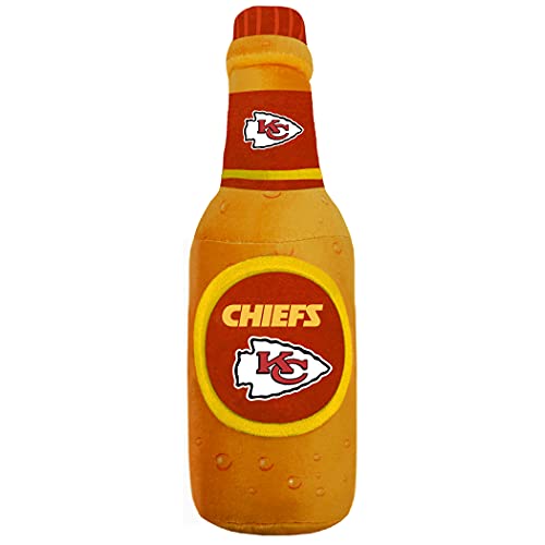 NFL Kansas City Chiefs Bierflasche Plüsch Hund & Katze Quietschspielzeug - Niedliches Stadion SODA Flasche Snack Plüschtier für Hunde & Katzen mit innerem Quietscher & schönem Fußball-Teamname/Logo von Pets First