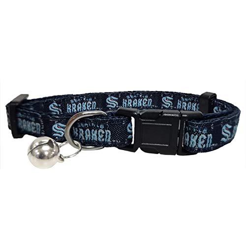 NHL SEATTLE KRAKEN Katzenhalsband, verstellbar, mit reißbarem Halsband für Katzen, mit lizenziertem Teamnamen und Logo, niedliches und modisches Hockey-Sport-Katzenhalsband mit Metallglöckchen von Pets First