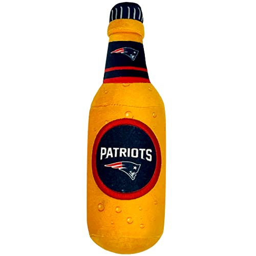 Pets First NFL New England Patriots Beer Bottle Plush Dog & Cat Squeak Toy - Cutest Stadion SODA Bottle Snack Plush Toy for Dogs & Cats with Inner Squeaker & Beautiful Football Team Name/Logo von Pets First