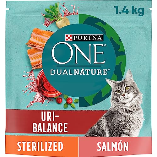 Purina ONE Dual Nature Sterilisiertes Katzenfutter mit Heidelbeere und Lachs, 6 Beutel à 1,4 kg von PURINA ONE