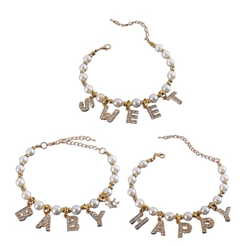 Qsvbeeqj Elegante künstliche Perlen Katzen Halskette mit Strass Buchstabenanhänger Haustier Halsband Katzen Party Halskette 3 Stück von Qsvbeeqj