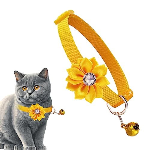 Florales Kätzchenhalsband - Fliege Blume Haustier Hundehalsband Kostümzubehör,Geblümtes Hundehalsband mit Fliege und Glöckchen, Haustier-Outfit-Zubehör für Katzen, kleine und mittelgroße Hunde Skuda von SKUDA