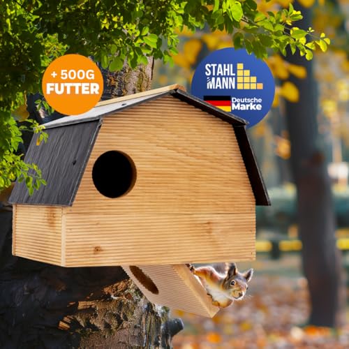 STAHLMANN® Eichhörnchen Futterhaus [AUS WETTERFESTEM KIEFERNHOLZ] - Futterstelle zum Aufhängen [inkl. 500 g Eichhörnchenfutter] - Futterbox für Eichhörnchen und ihre Jungtiere von STAHLMANN