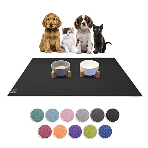 SanoZoo Sanosoft Napfunterlage - Öko-TEX - Made in Germany - Futtermatte für Hunde & Katzen (60 x 90 cm, Schwarz) von SanoZoo